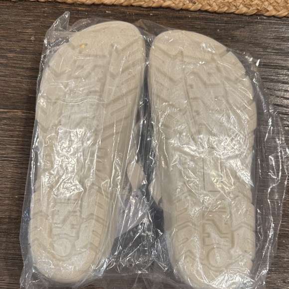 Cliffs by WHITE MOUNTAIN silver Braided Sandals nwt - Picture 4 of 4